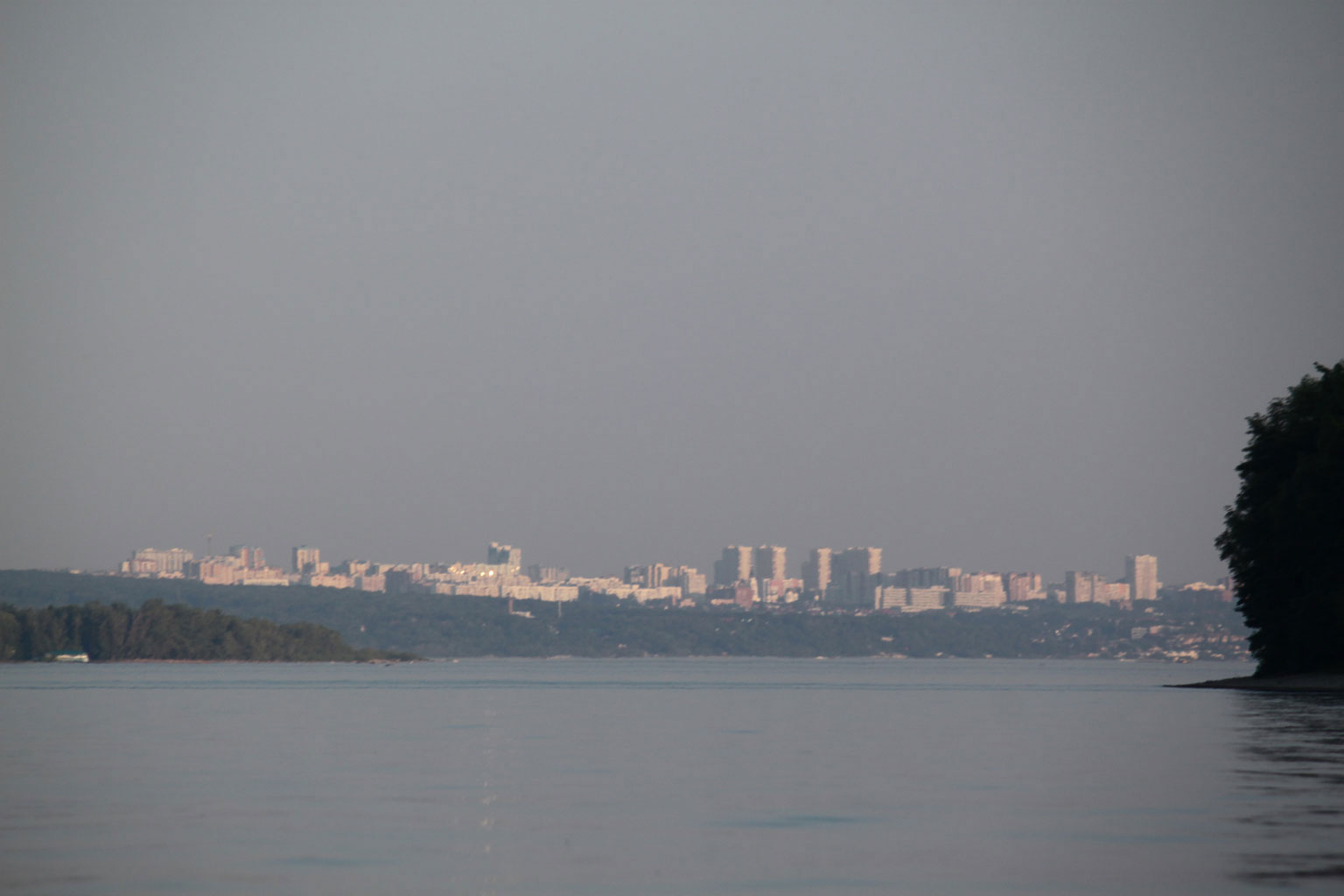 Вид на Самару с акватории Волги